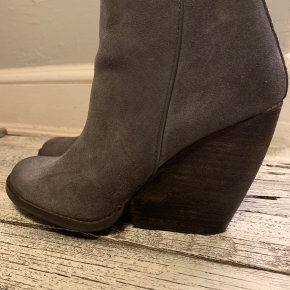 Very Volatile suede bootie - Picture 4 of 7